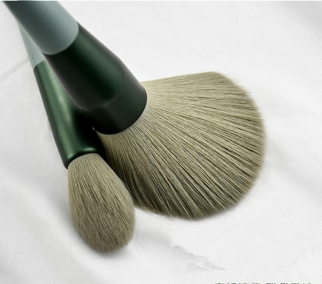 Professional 13-Piece Makeup Brush Set, Mint Green Portable Brushes with Storage Bag, Super Soft Synthetic Bristles for Travel Friendly Application