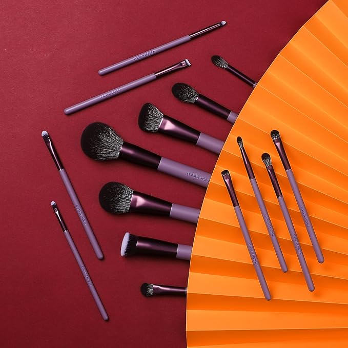 Makeup Brush Set, EIGSHOW Professional Makeup Brushes Kit Foundation Powder Concealers Eye Shadows Makeup 15 Piece for Eye Face Liquid Cream Cosmetics Brushes Kit, Gift for Women, Travel Set(Purple)