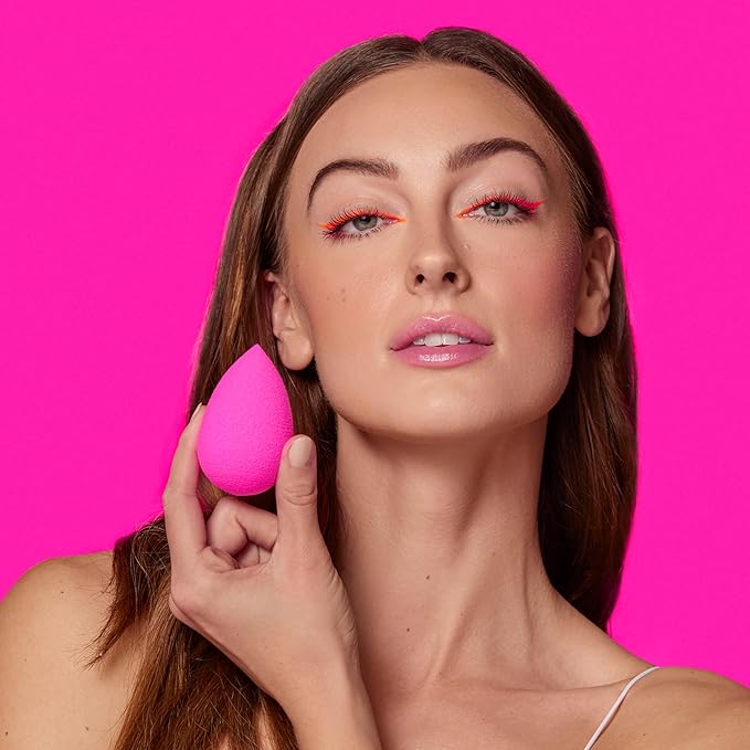 Beautyblender® | Original Pink Beauty Blender Makeup Sponge, Super-Soft Foam Easily Blends Foundations, Powders & Creams, Made in USA, Reusable, Washable, Streak Free Application, Vegan, Cruelty Free