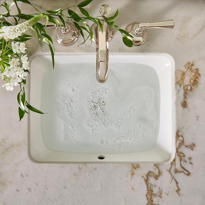 Thymes Lavender Large Hand Wash with Pump - Hydrating Liquid Hand Soap with Calming Lavender Scent (15 fl oz)