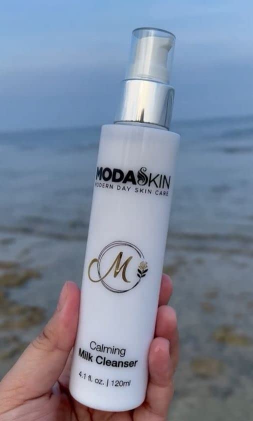 Calming Milk Facial Cleanser for all skin types with Chamomile Extract, Antioxidant & Coconut Oil that helps the Skin Generate & Tighten Spores 120 ml