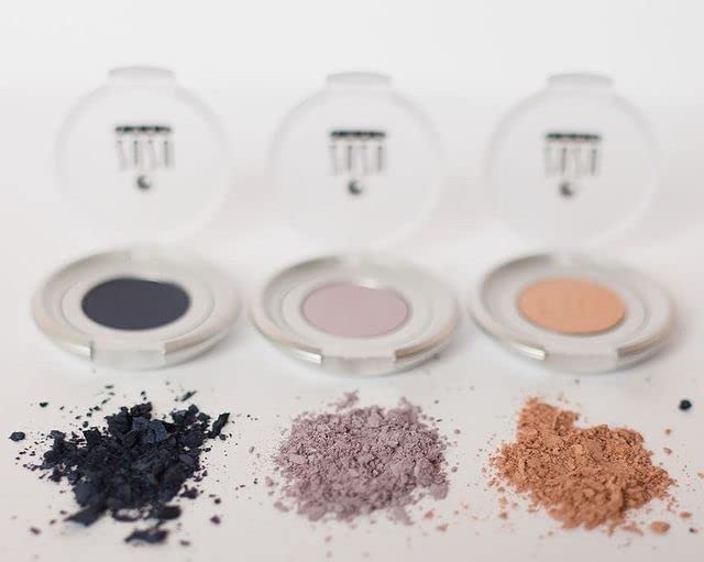 Zuzu Luxe Mineral Eyeshadow (Sahara - Copper Brown/Warm Shimmer), Richly pigmented, velvety smooth formula. Natural, Paraben Free, Vegan, Gluten-free, Cruelty-free, Non GMO,0.07 oz