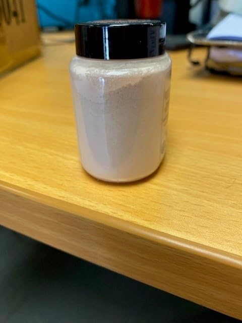 Revolution Beauty London, Loose Baking Powder, Makeup Setting Powder, Long-Lasting Coverage, Mattifies & Reduces Shine, Peach, 1.12 oz