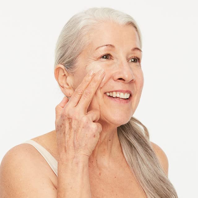 Boomsilk ® Face Moisturizer Cream, Rejuvenating Face Lotion & Facial Moisturizer for Mature Skin with Olive Oil, Beeswax & Honey, Hydrating Body Lotion for Women, Boom Beauty by Cindy Joseph, 4 oz