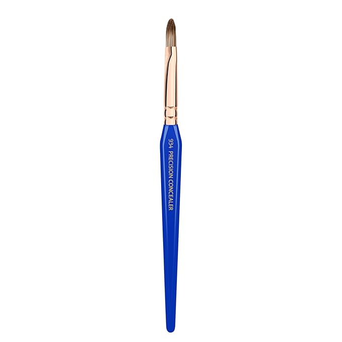 Bdellium Tools Professional Makeup Brush - Golden Triangle 934 Precision Concealer - With All Vegan and Soft Synthetic Fibers, For Concealing (Blue, 1pc)