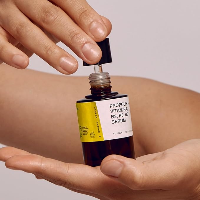 TOUN28 Propolis Vitamin C B3 B5 B6 Serum 1.01 fl.oz / 30ml | Nutrient Face Serum for Dry and Tired Skin | With Propolis and Pure Vitamin C | Allergen-free and Cruelty-free