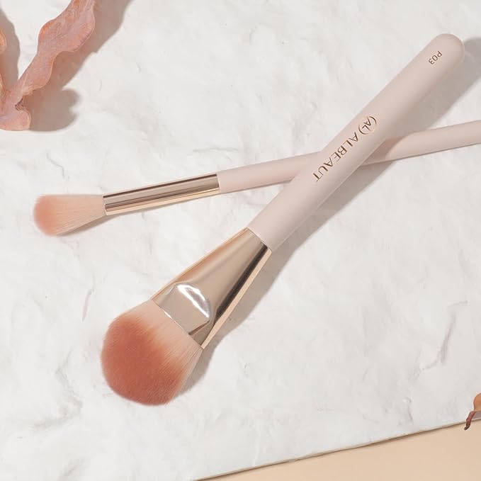 Highlighter Brush, Fluffy Eyeshadow Blending Brush, Must-Have Makeup Tool for Highlight & Blush (Medium Blender)
