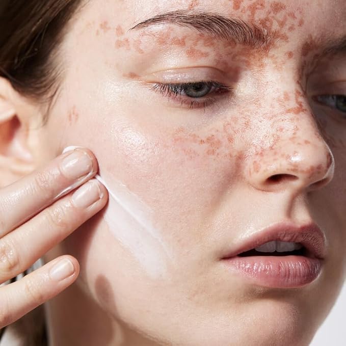 e.l.f. SKIN Mini Holy Hydration! Face Cream, Moisturizer For Nourishing & Plumping Skin, Infused With Hyaluronic Acid, Vegan & Cruelty-Free, 0.529 Oz