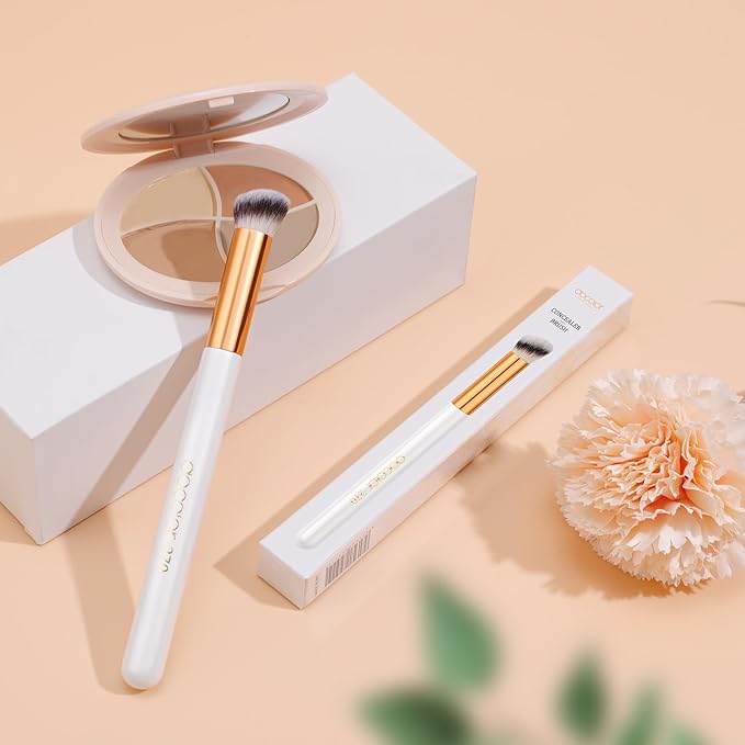 docolor Concealer Brush 270 Angled Concealer Brushes Under Eye Mini Angled Flat Top Kabuki Nose Contour Brush for Concealing Blending Setting
