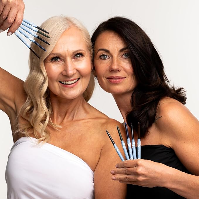 PrimeEyes Glide Eyeliner for Mature Women – Waterproof, Long-Stay and Mess-Proof – Gel Creme Texture, Discreet Sharpener and Effective Smudger (Golden Metallic)