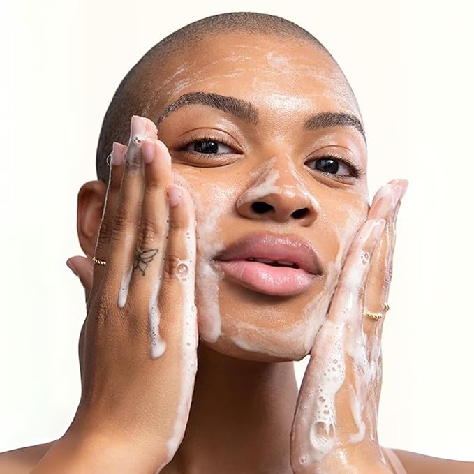 SHANI DARDEN SKIN CARE Cleansing Serum Face Wash for All Skin Types, Gentle Daily Hydrating Gel Facial Cleanser & Makeup Remover with Hyaluronic Acid & Oat Bran, Removes Excess Oil & Dirt, 4 fl oz