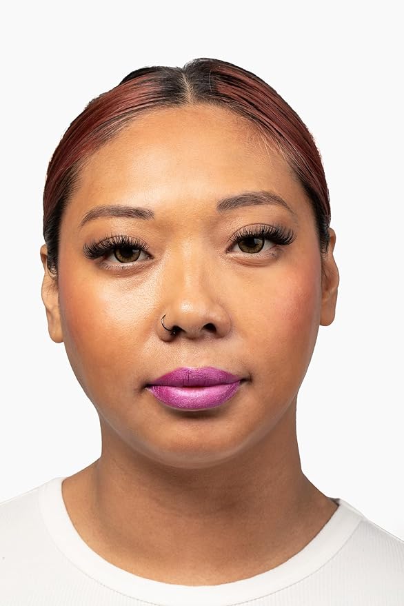 Aromi Metallic Liquid Lipstick | Long-lasting, Fuchsia, Pink Lip Color with Shimmery Finish, Waterproof, Vegan, Cruelty-free, Gluten Free (Moody Magenta)