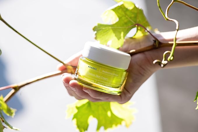 KORRES Santorini Grape Poreless Skin Care Cream, Gel Face Moisturizer for Women with Hyaluronic acid and Salicylic Acid, Pore Minimizer, Balanced Hydration for Dry, Oily & Sensitive Skin, 1.35 fl oz