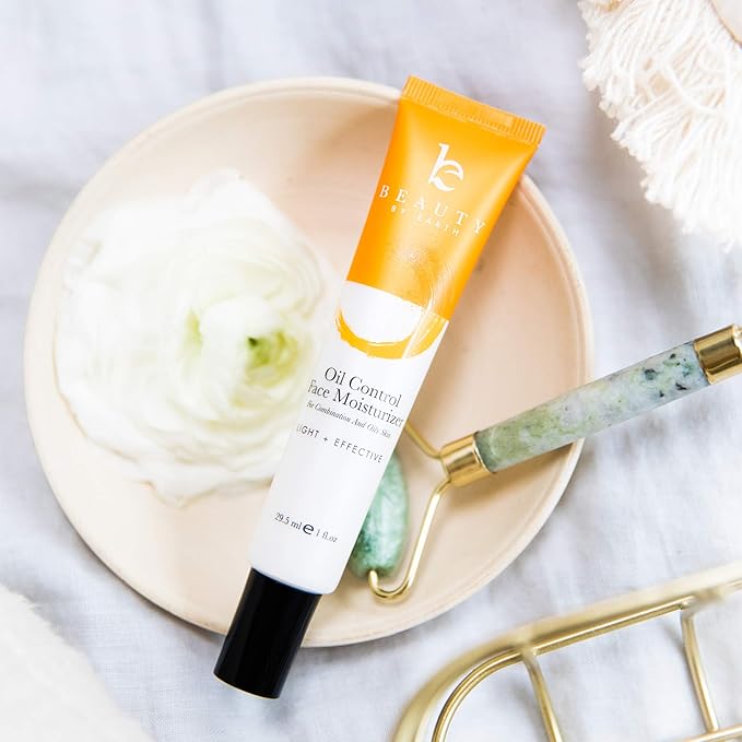 Oil Control Face Moisturizer - USA Made with Natural & Organic Ingredients, Lightweight and Mattifying Moisturizer for Oily & Acne Prone Skin, Face Cream with Niacinamide and Hyaluronic Acid