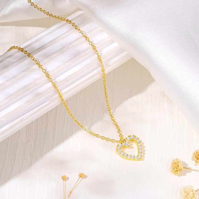 Dainty Gold Heart Necklace for Women - 14K Gold/Silver Plated Cute Heart Handmade Disc Circle Bee Choker Adjustable Necklace for Women Trendy Jewelry