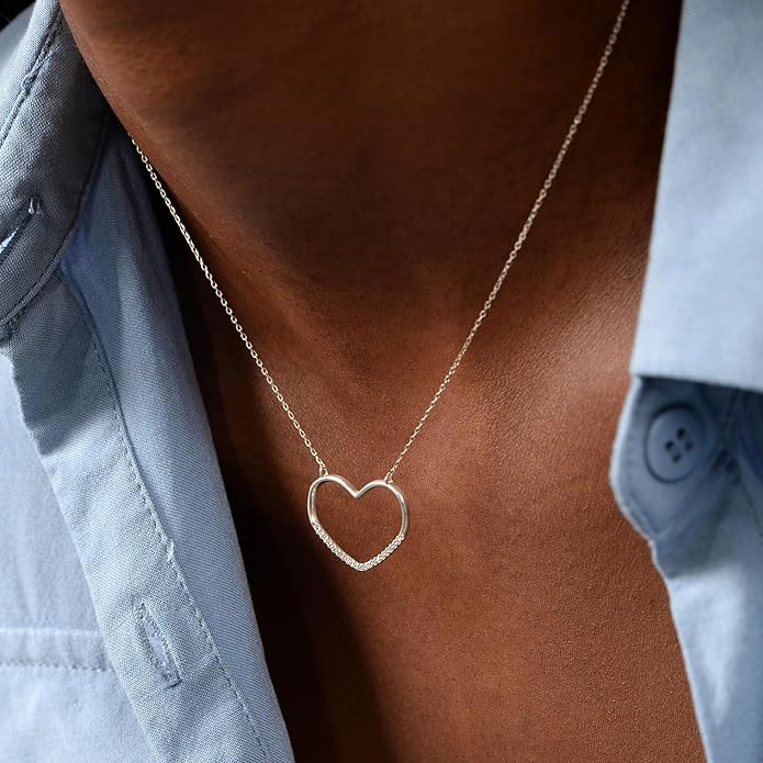 Dainty Gold Heart Necklace for Women - 14K Gold/Silver Plated Cute Heart Handmade Disc Circle Bee Choker Adjustable Necklace for Women Trendy Jewelry