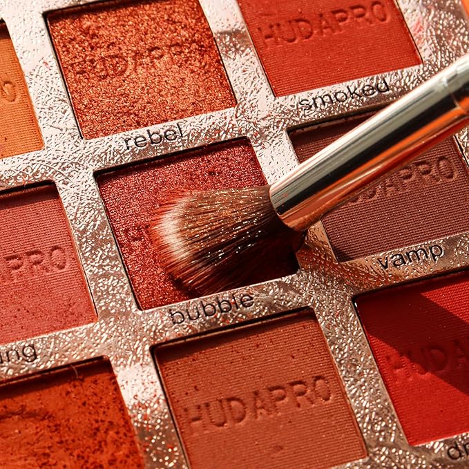 BEAKEY Makeup Brushes Set, Professional Foundation Eyeshadow Concealer Blush Powder Bronzer Applicator, 2 Blender Sponge with Beauty Paper Case