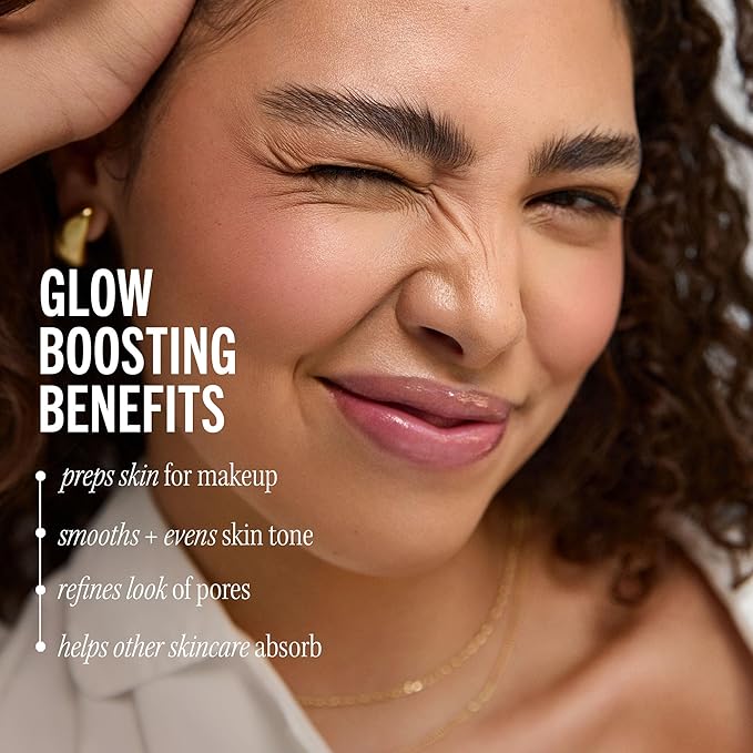 First Aid Beauty - Facial Radiance Pads with Glycolic & Lactic Acids, Daily Exfoliating Pads with AHA, Visibly Smaller Pores, Help Tone & Brighten Skin, One-Step Makeup Prep, Compostable, 28