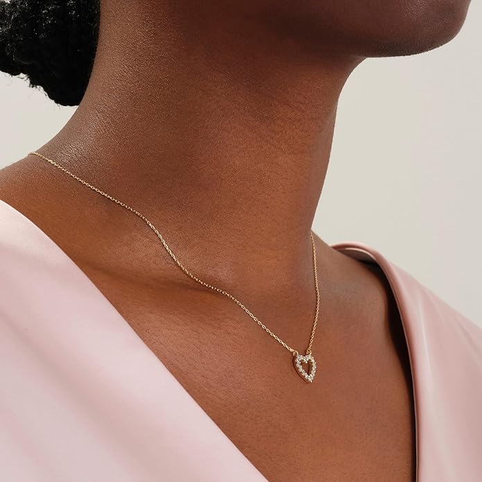 Dainty Gold Heart Necklace for Women - 14K Gold/Silver Plated Cute Heart Handmade Disc Circle Bee Choker Adjustable Necklace for Women Trendy Jewelry
