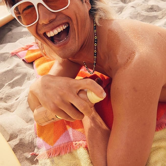 Sun Bum Original SPF 50 Sunscreen Body Spray - Broad Spectrum Moisturizing Sunscreen with Vitamin E - Hawaii 104 Act Compliant (Made without Octinoxate & Oxybenzone) - 6 oz