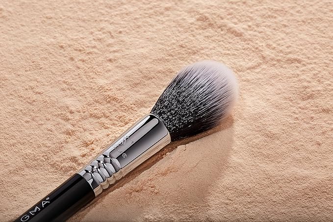 Sigma Beauty F12 Setting Powder™ Brush