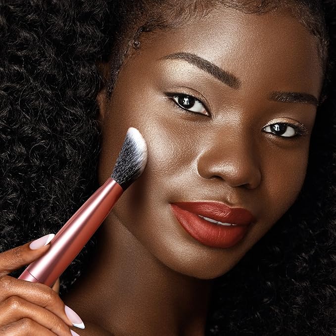 Real Techniques Seamless Complexion Makeup Brush, For Foundation, Primer, & Moisturizer, Multipurpose Foundation Brush Or Skincare Tool, Streak-Free, Buildable Coverage & Natural Finish, 1 Count